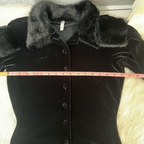 NEW Outlaw Vintage Velour Button Front Faux Fur Trimmed Long Sleeve Shirt Jacket - Picture 12 of 16